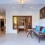 Genta- Petitenget 2Br Villa, Walk To Beach!