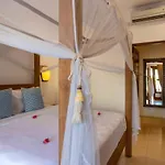 Genta- Petitenget 2Br Villa, Walk To Beach!