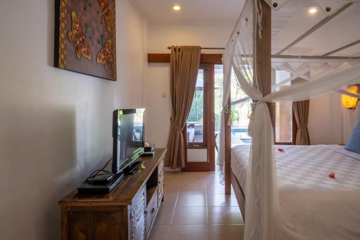 Genta- Petitenget 2br Villa, Walk To Beach! *