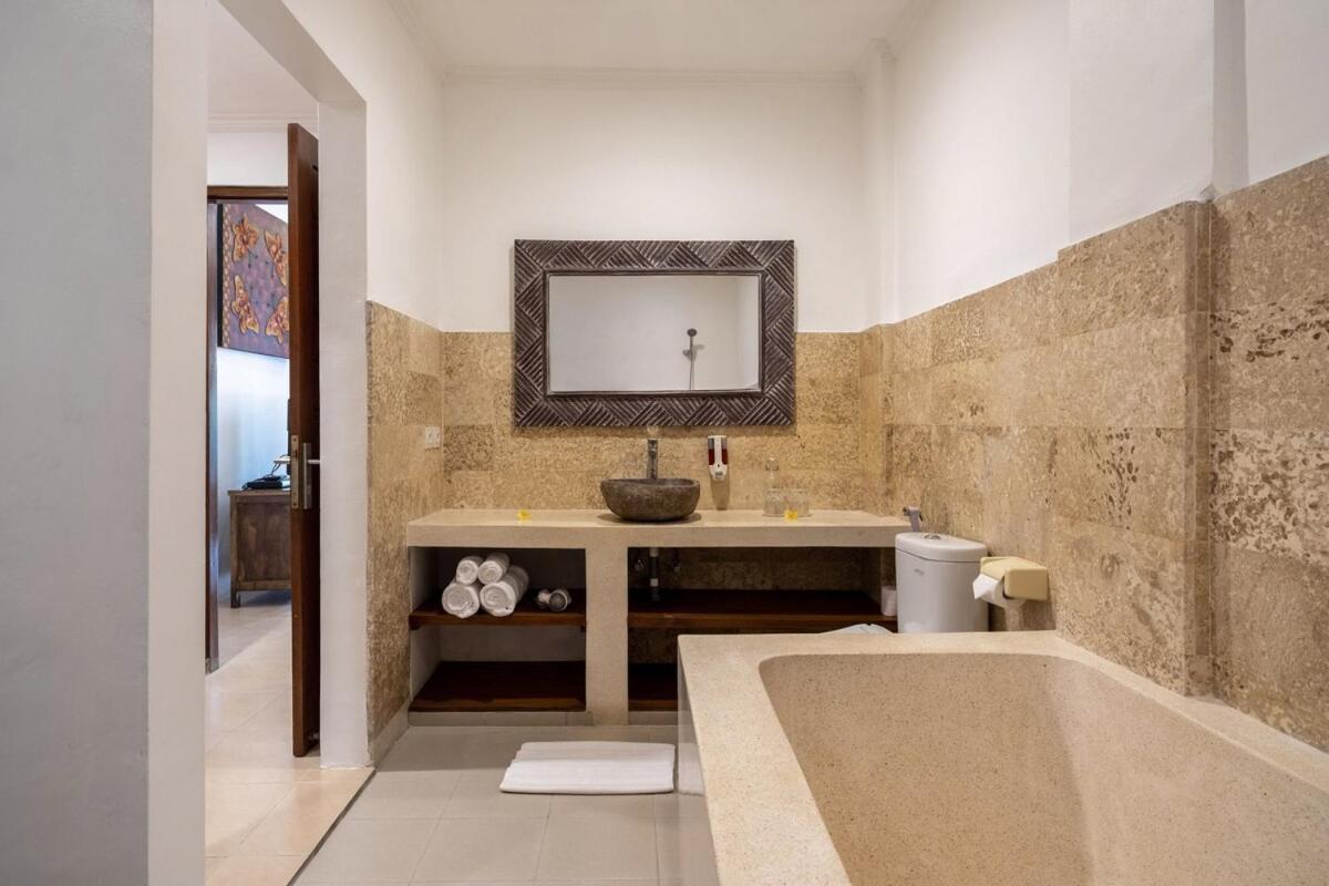 Genta- Petitenget 2br Villa, Walk To Beach! * Seminyak (Bali)