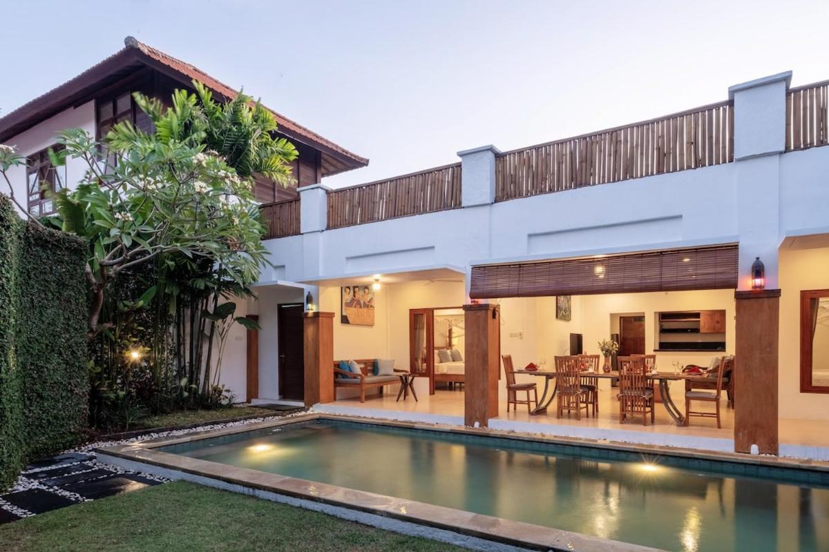 Genta- Petitenget 2br Villa, Walk To Beach! Villa
