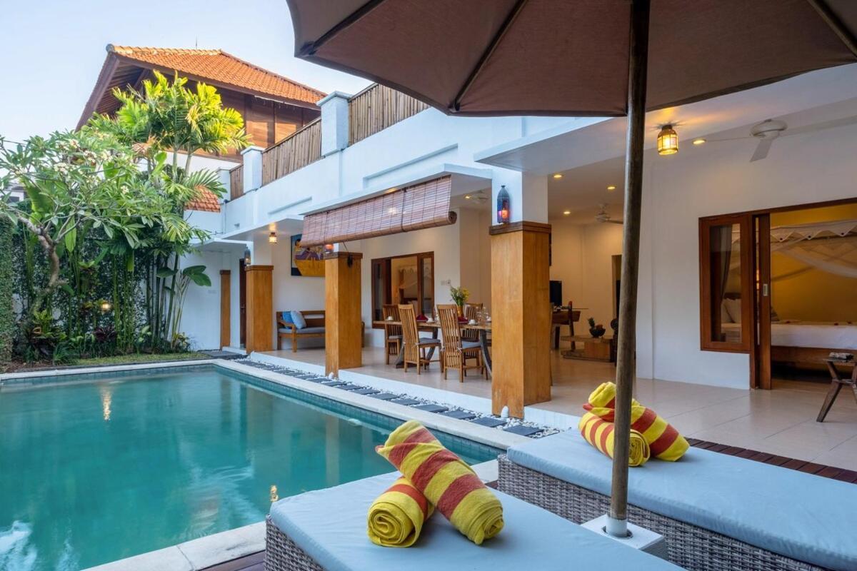 Genta- Petitenget 2br Villa, Walk To Beach! Villa