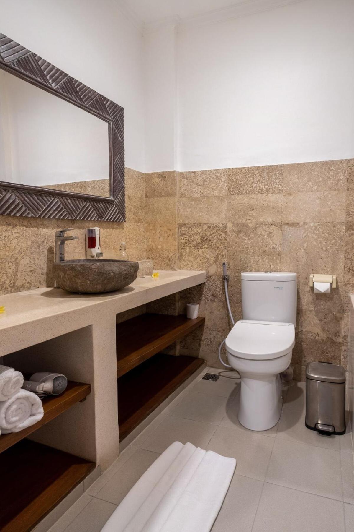 Genta- Petitenget 2br Villa, Walk To Beach! *