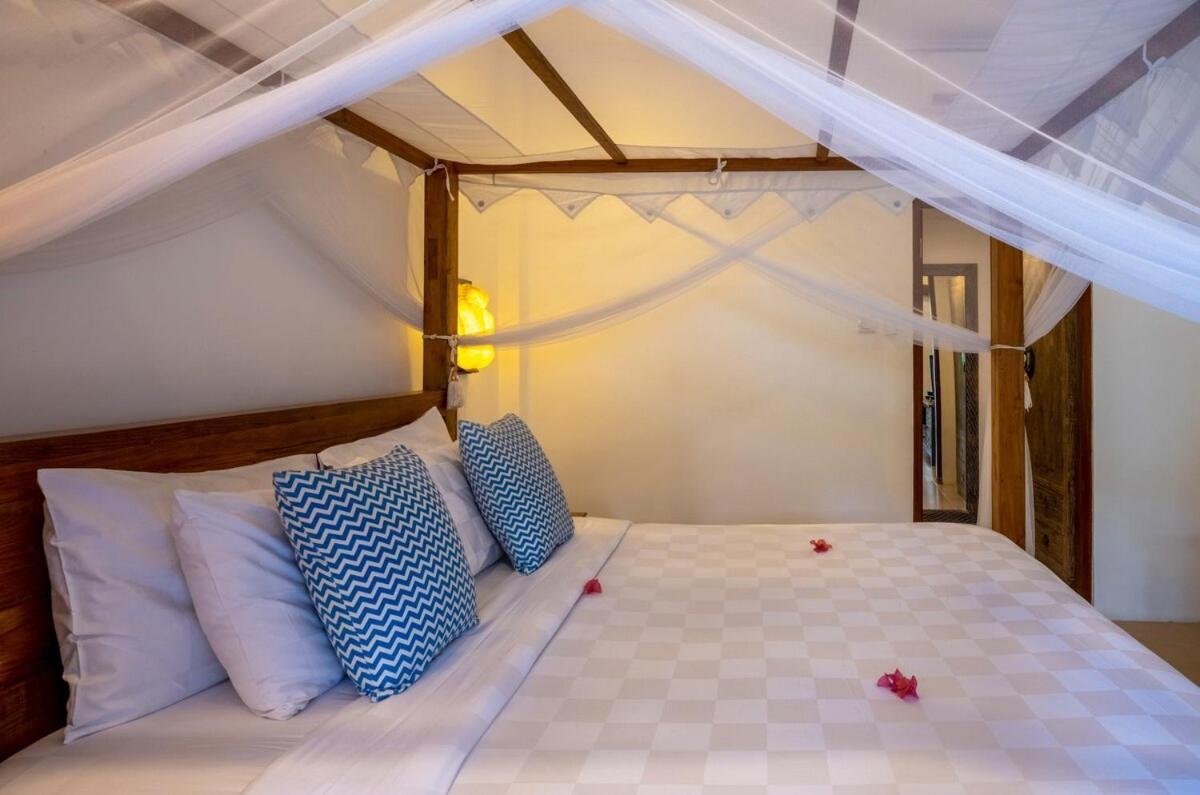 Genta- Petitenget 2br Villa, Walk To Beach! Seminyak (Bali)