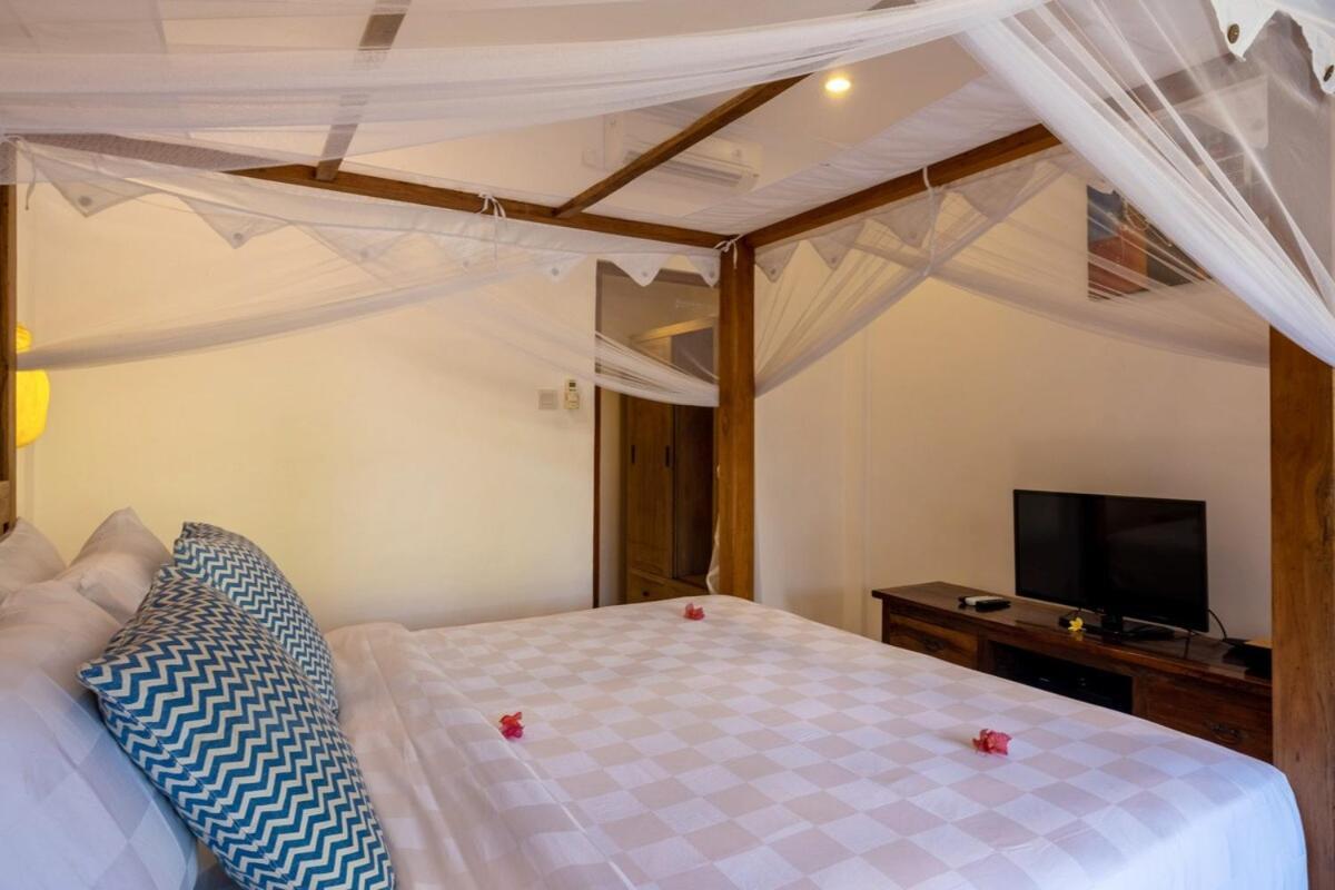 Villa Genta- Petitenget 2br Villa, Walk To Beach!