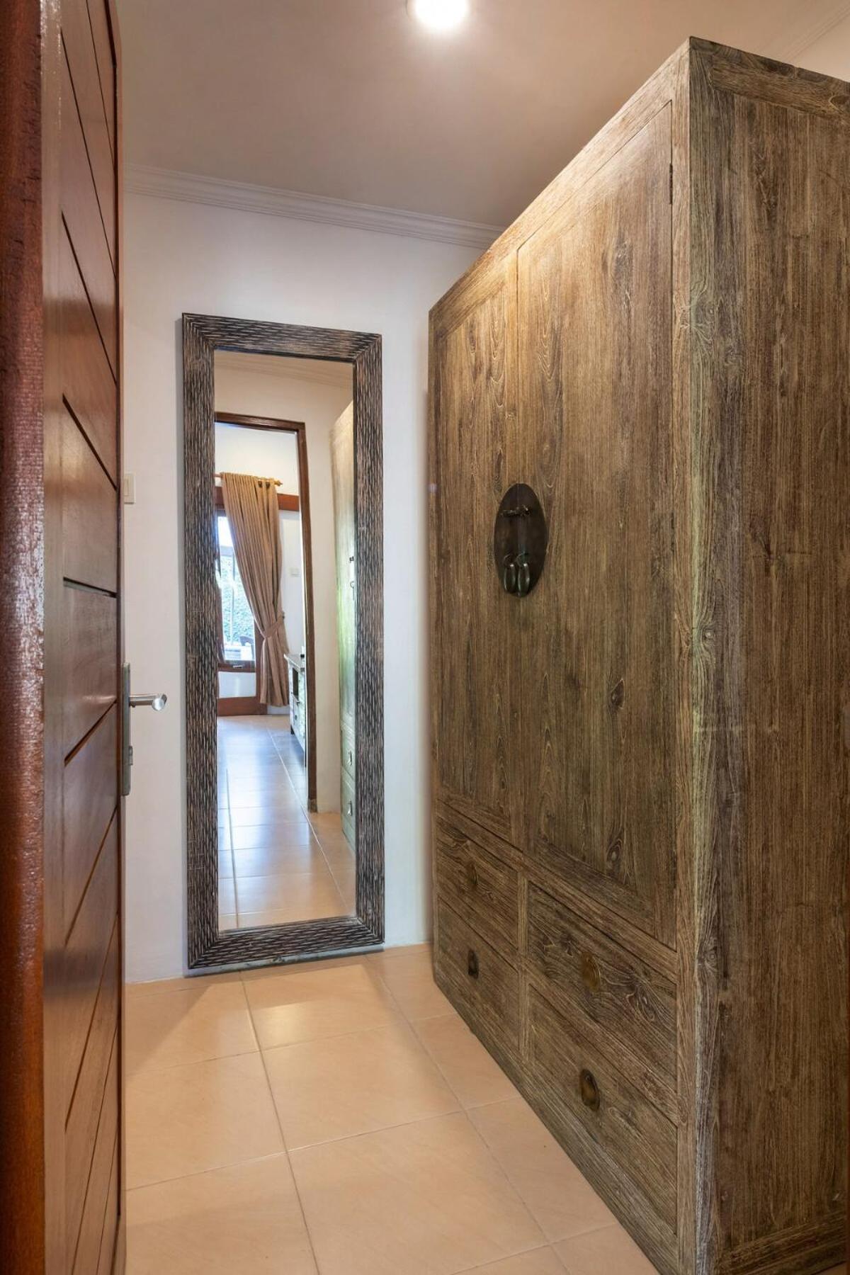 Villa Genta- Petitenget 2br Villa, Walk To Beach!